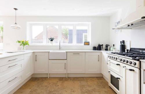 Chic 4-bed Coastal Retreat in Heart of Bosham - Foto 17