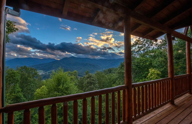 Luxury 4200 Sqft Log Cabin on 50 Acres Sleeps 16 - Foto 57