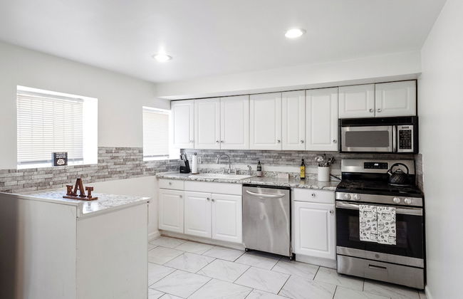 A Cottage in Downtown STL. Sleeps 10 - Photo 9