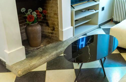 A Majestic Oasis in Keramikos, the Heart of Athens - Foto 63