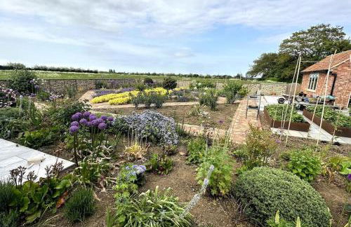 Boutique double room with country village views - Photo 10
