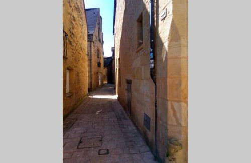 Maisonnette au Cœur de la cité Médiévale. - Foto 16