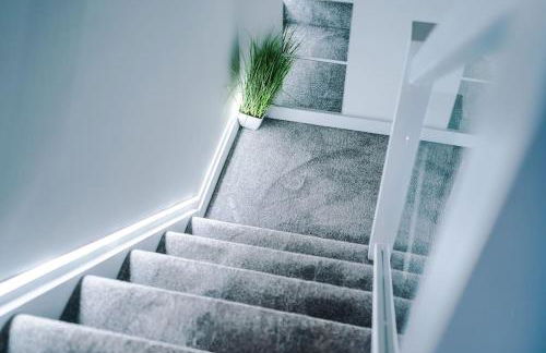 Incredible Home With Games Room, Sleeps 8, Parking Included, Perfect For Groups, Families, Contractors, Professionals - Photo 33