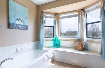 4.5 Acre Secluded Ranch w Panoramic Views • Fire Pit Olive Ranch by AvantStay - Foto 44