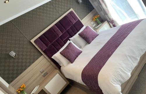 Muscovy Lodge with Hot Tub at Tattershall Lakes Country Park - Foto 17