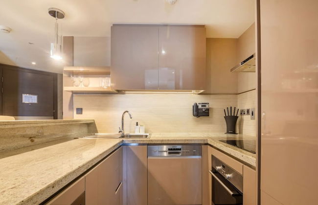 Luxury Studio Near Wafi Mall Metro Dubai Frame - Photo 7