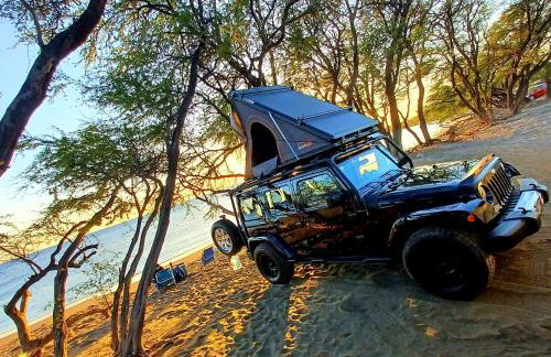 CampCar Maui Jeeps SUVs Hybrid Camper van Rentals with equipment and Travel Advice - Foto 1