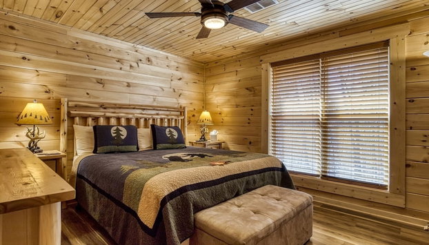 Hilltop Hideaway 3 Bedroom Cabin by RedAwning - Foto 3, Habitación