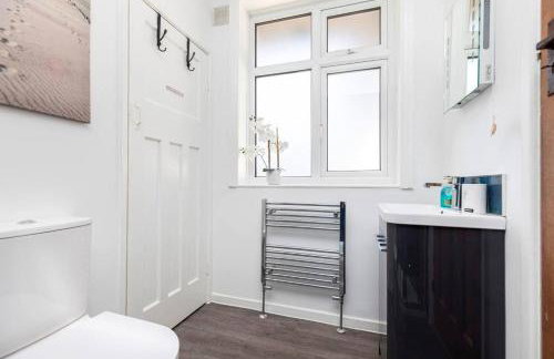 DRIFTWOOD by BOURNECOAST - An Exquisite Chalet Bungalow with a Sauna, BBQ Hut and Garden - HB6339 - Foto 43