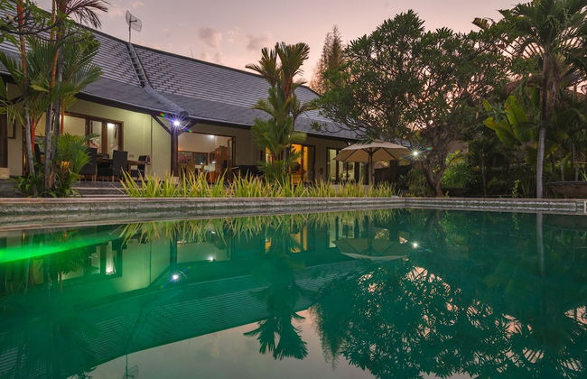 Villa Lotus Kayuputih - Foto 31