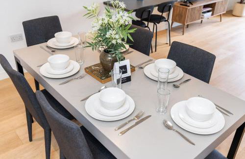 Tranquil 2-Bed Apartment, Balcony, Sleeps 6, 7 Minute Drive to King's Cross St Pancras - By City Peace - Foto 27