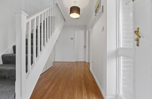 NEW! Large 5BR 2BA Home Leamington Spa Driveway Garage Parking WI-FI - Photo 50