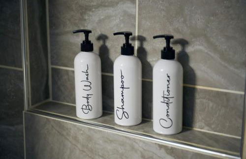 HostWise Stays - The Edmond - Bloomfield Apartment in a great location! - Foto 33