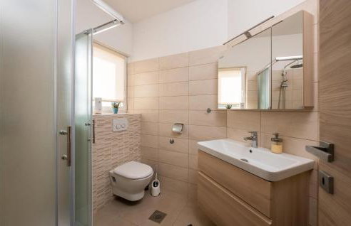 Beautiful Apartment In Beloci With Wifi - Foto 32