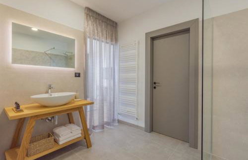 Villa Valpinia Luxury Villa in a Quiet Location with Pool, Sauna, Jacuzzi and Large Garden - Foto 13