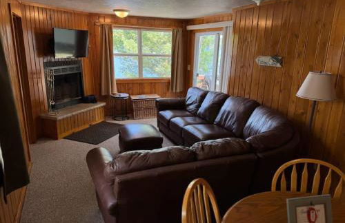 Anderson Lakeside Cabin - Photo 4