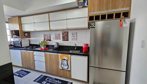 Apartamento centralizado à poucas quadras do mar. - Foto 2