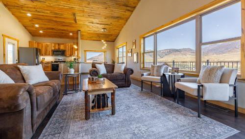 Soak in Panoramic Views Wapiti Cabin, Dogs OK - Foto 2