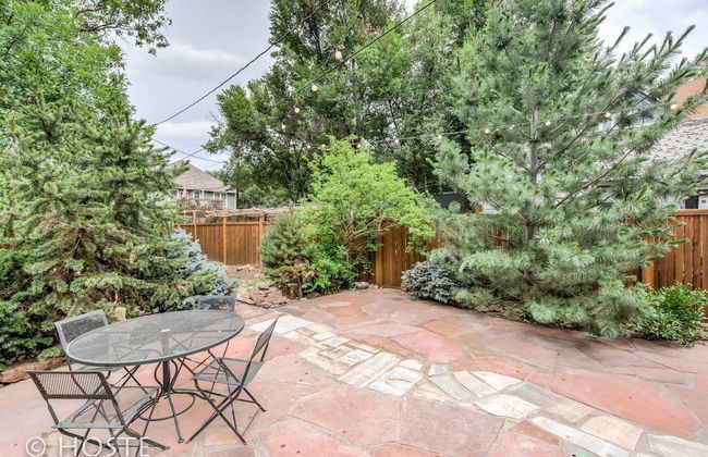 Perfect Cottage Downtown Great Patio! - Photo 27