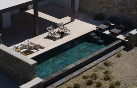 Bonzoe Suites & Villas - Photo 17