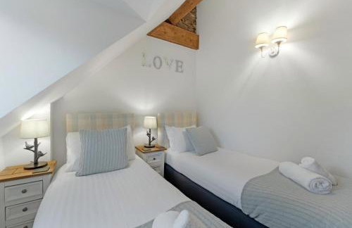 Duckling Cottage - Photo 10