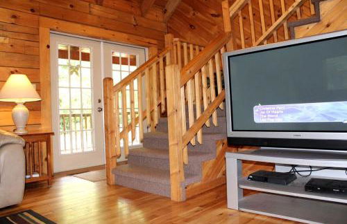 Spacious Cabin Rental with Forest Views near Charleston, West Virginia - Foto 10