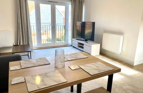 New Modern 2 Bed with parking in BISHOPS STORTFORD, close to Stansted Airport! - Foto 17