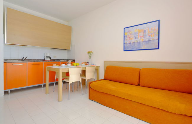 2 bedroom Apartment in Lignano Sabbiadoro with swimming pool and garden - Photo 25