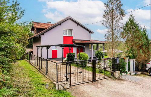 Riverside House with Pool and Hot Tub - Happy Rentals - Foto 21