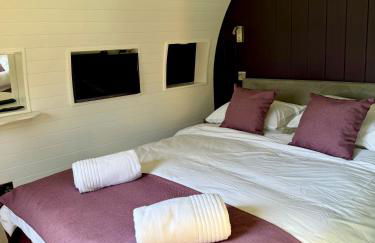 Hazel Hobbit Pod at Cowbridge Cabins - Photo 12