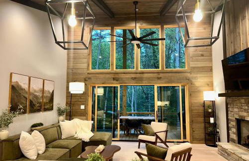 Lux Blue Ridge Cabin, Hot tub, Swing, PingPong! - Foto 2