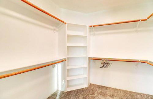 Epic 6BR with Pool, Spa and Fire Pit - Walk to Trails - Foto 36