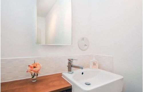 Mercury Holiday Homes -1 Bedroom 7 Westercraigs Apartment - Free Parking - Photo 16