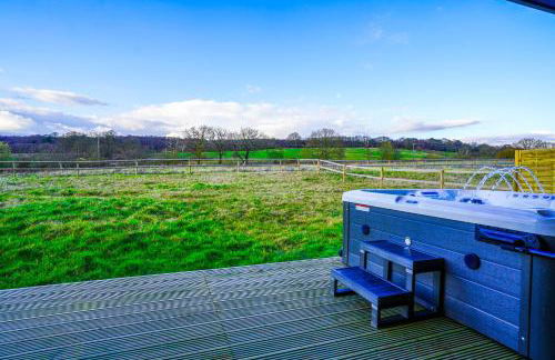 Starlight Lodge - 4 bedroom Barn with Hot Tub! - Foto 64