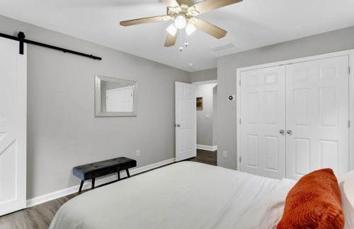 Lakefront, Saltwater Pool, Backyard Oasis, Private Dock, Home Gym - Foto 36