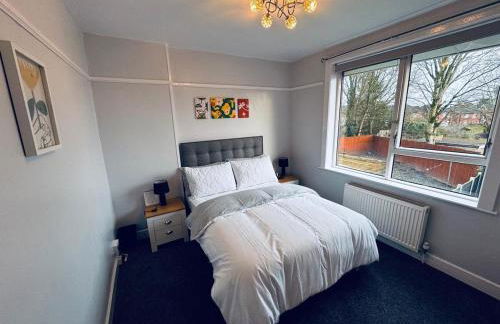 The Castleton Haven - 3 Bed Semi near M62 & M60 Motorways and Easy access to Manchester City Centre - Netflix and free high speed WIFI - Foto 20