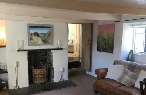 The Thatched Cottage - Photo 8