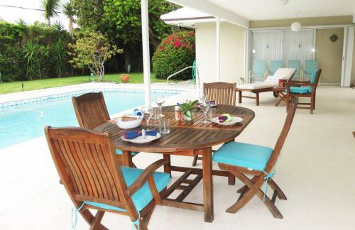 Spacious villa, pool, water views, walk to beach - Foto 7