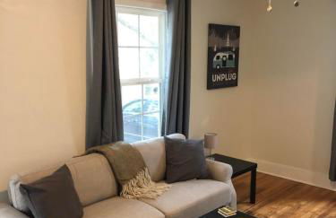 Renovated Cottage Minutes From Downtown - Foto 42