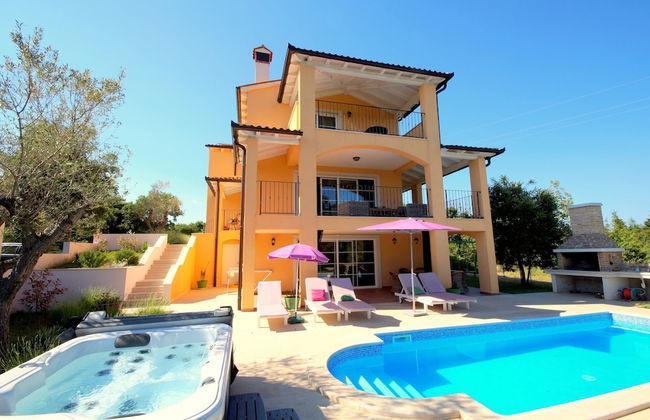 Villa in Rakalj Near Beaches With Pool - Foto 37