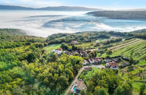 Charming Villa Harmonia with Heated pool and Indoor Jacuzzi surrounded by nature - Photo 67