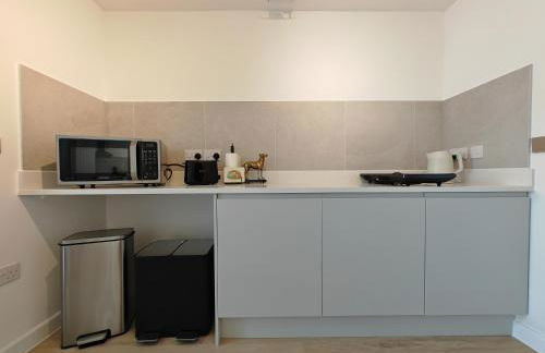 Gated 2 Guests Private House Free Parking - Foto 8