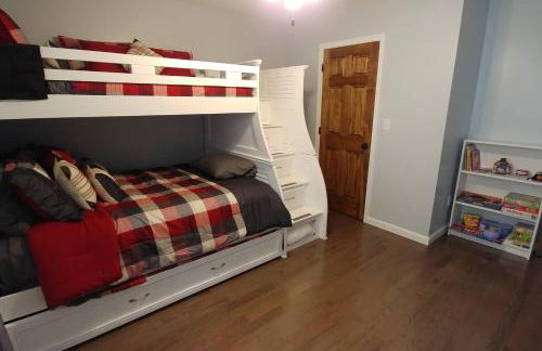 Peace of Heaven, Modern Chic Cabin, Majestic Mountain Views, Hot Tub, Fire Pit, Outdoor Games, Close to Town - Foto 39