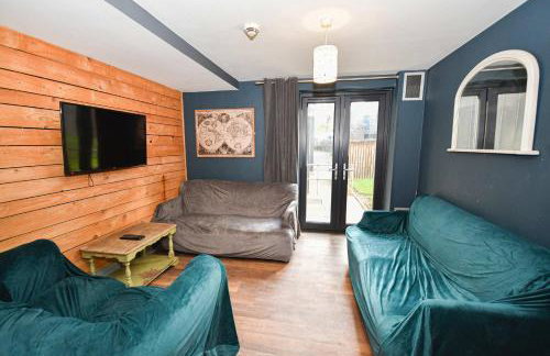 Spacious 7 Bedroom Budget Apartment in Headingley - Photo 8