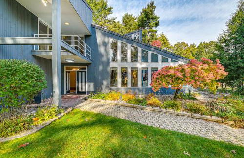 7 Mi to Skiing Lake George Home with Large Patio - Foto 42