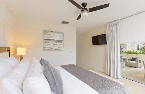 Hemingway 3 Bedroom Condo 2 Blocks from the Beach - Photo 14