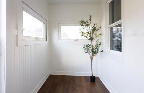 King Size Bed, Near Hwy, Work Desk, Close Parking - Foto 33