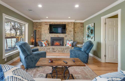 Lake Dardanelle Home with Dock! Fish On-Site - Foto 1