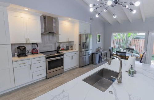 Spacious Fort Lauderdale HEATED Pool House, Grill and Beach 2.9 miles - Foto 24