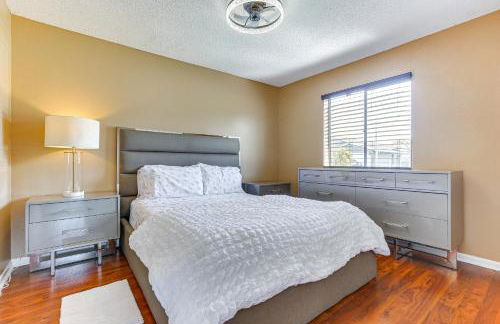 Near Beaches Pet-Friendly Sunrise Escape with Patio - Foto 14